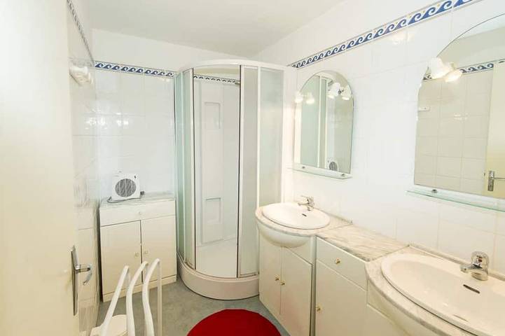 Gîte pour 4 personnes, avec jardin et terrasse à Châtel-Montagne - 4