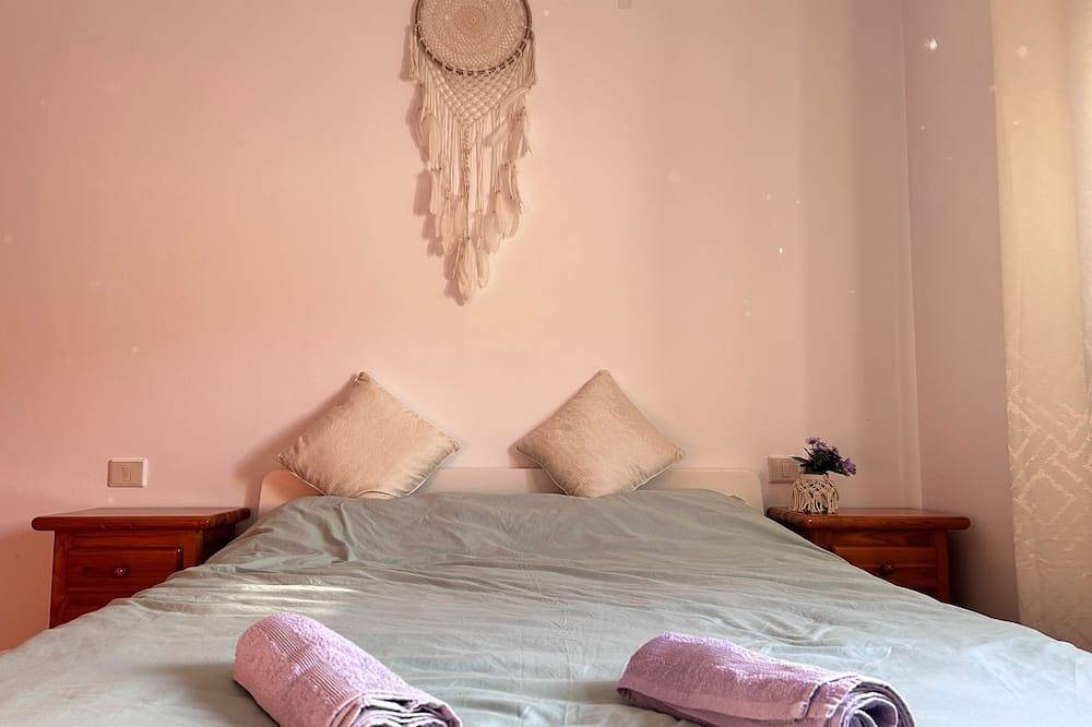 Big Villa Puerto Rico streetfront with saltwater jacuzzi pool, Bbq near shops in Puerto Rico (Gran Canaria), South Gran Canaria