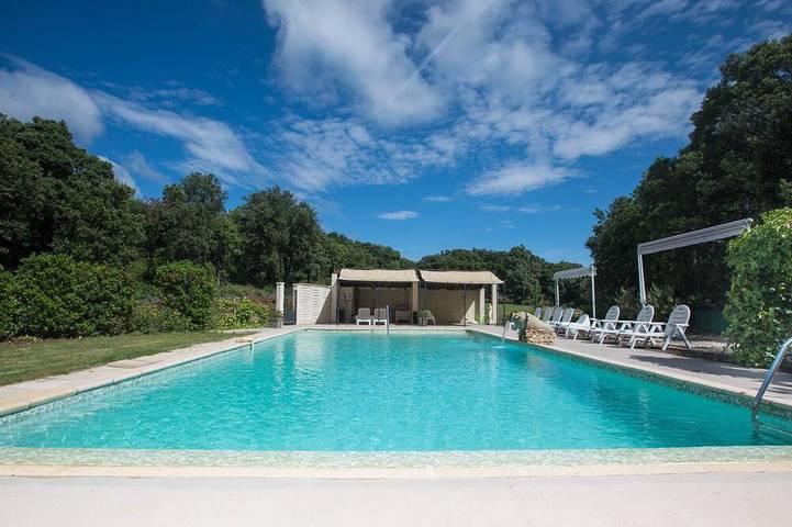 Gîte pour 7 personnes, avec jardin et terrasse à Bourg-Saint-Andéol - 4