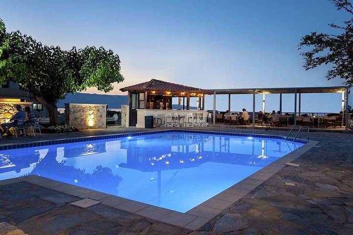 Ferienhaus für 2 Personen, mit Garten und Pool - 1