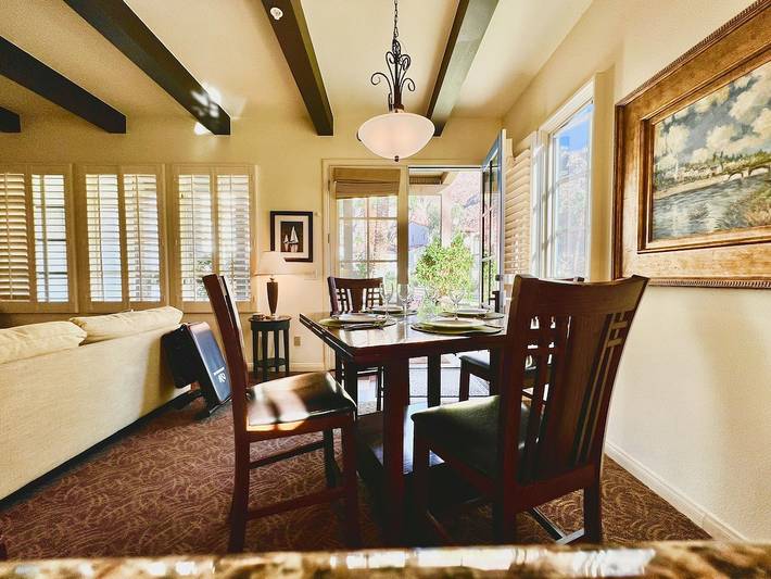 Vacation rental for 6 people, with pool and yard as well as hot tub in La Quinta (CA)