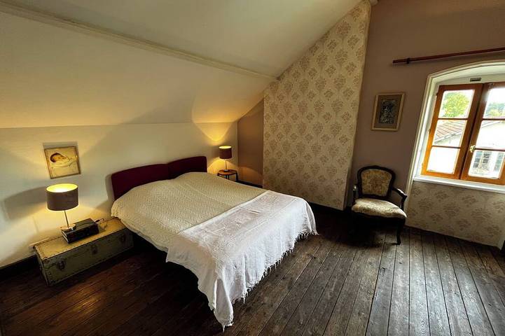 Former French railway station with private swimming pool and WIFI in Blond, Bellac und Umgebung