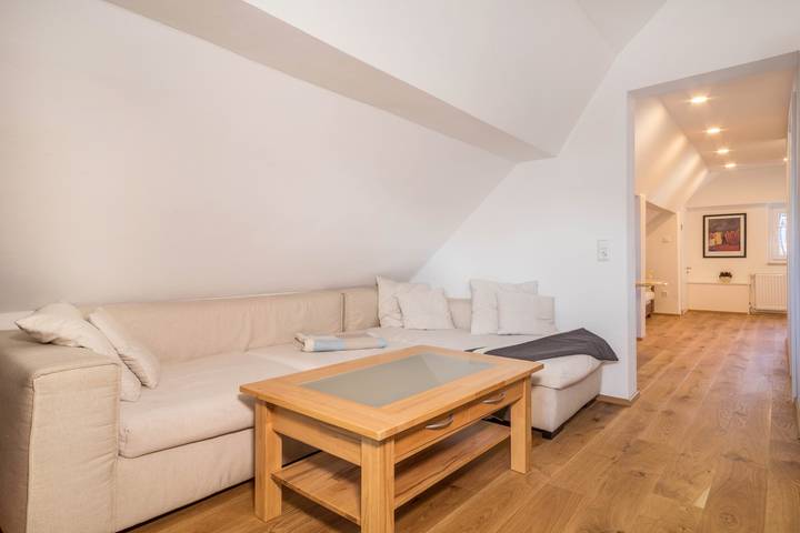 Appartement entier, Appartement "Reck" près du centre historique avec balcon et Wi-Fi in Aulendorf, Region Bodensee-Oberschwaben