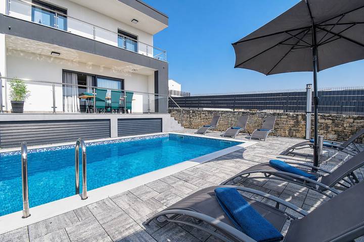 Villa pour 6 personnes, avec piscine et terrasse, animaux acceptés à Kanfanar - 2