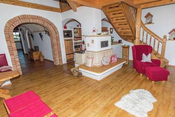 Ferienwohnung für 6 Personen, mit Pool und Balkon sowie Garten und Sauna in Übersee