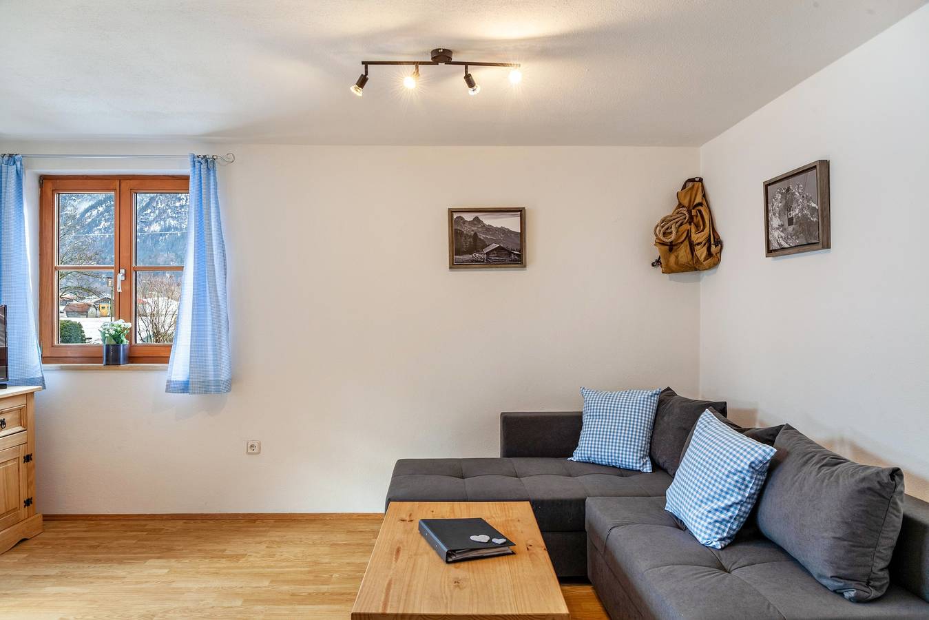 Ganze Wohnung, Ferienwohnung Zugspitze" mit Bergblick, Balkon und Wlan in Farchant, Bayerische Alpen