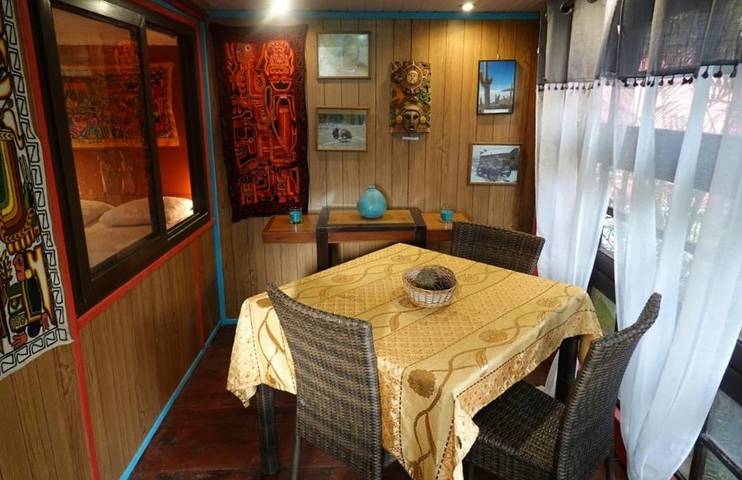Chalet pour 2 personnes, avec piscine et jardin