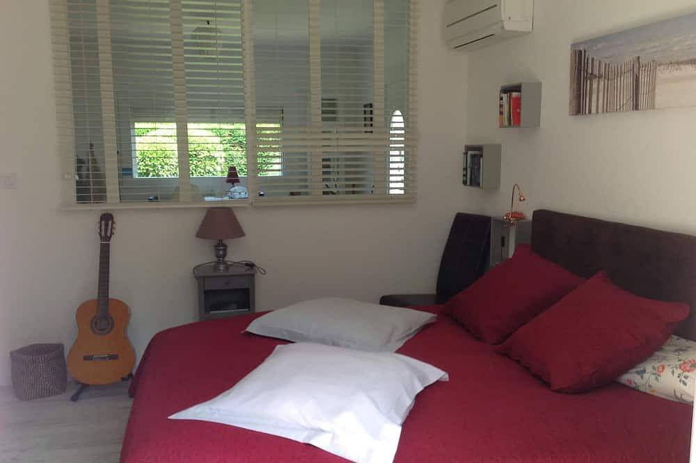 Apartamento entero, Cerca de Aix en Provence<br>Estudio independiente 65 € / nt<br>400 € la semana 1 de octubre / 30/04 <br><br><br><br> in Mimet, Region de Aix-en-Provence