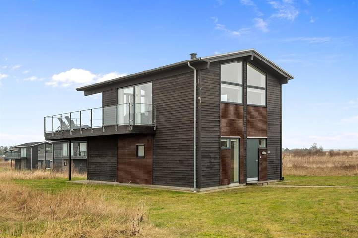 Feriehus for 6 personer, med Balkong og Terrasse i Strandby