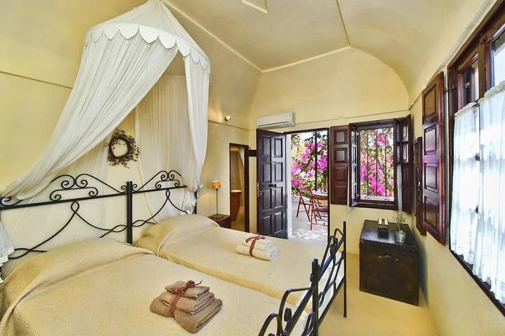 Traditionelle Luxusvilla in Exo Gonia, Santorin