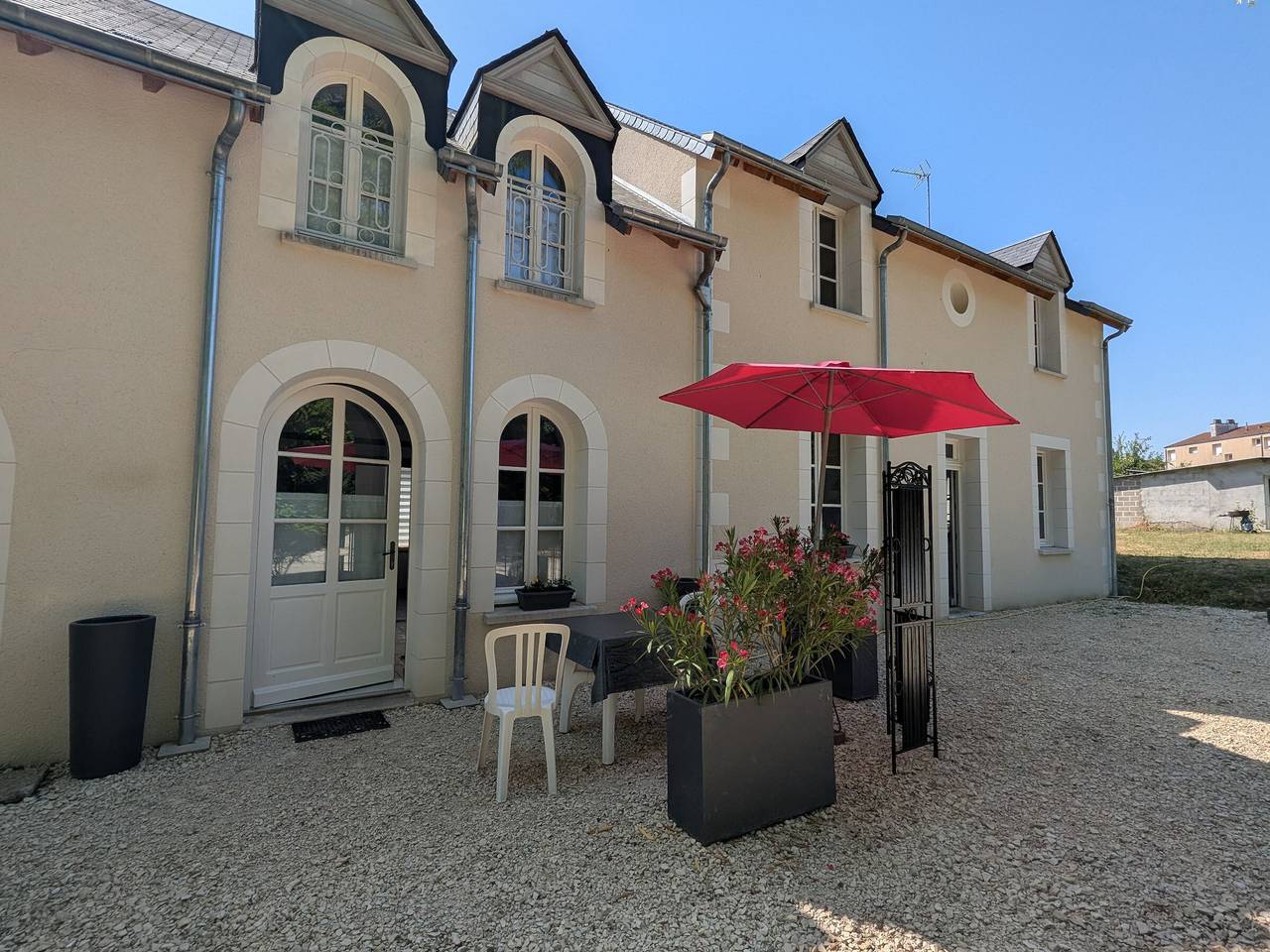 Chambre Accessible et Confortable avec Douche à l'Italienne à Valençay in Valençay, Vallée de la Loire