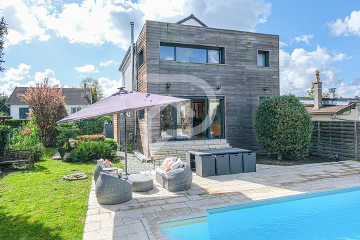 Maison d’hôte pour 10 personnes, avec Terrasse ainsi que Jardin et Piscine dans Val-d'Oise