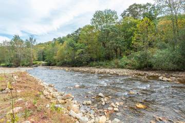 Vacation Home for 8 Guests in Blue Ridge Mountains, Mount Mitchell, Picture 3