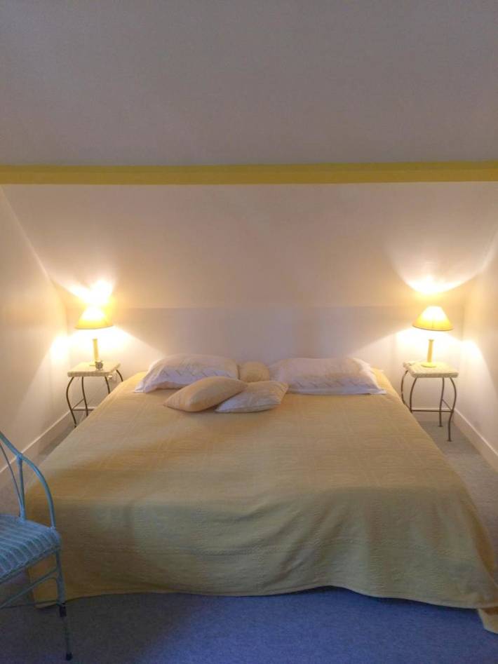 Location de vacances pour 3 personnes, avec jardin ainsi que terrasse et piscine à Saint-Branchs - 4