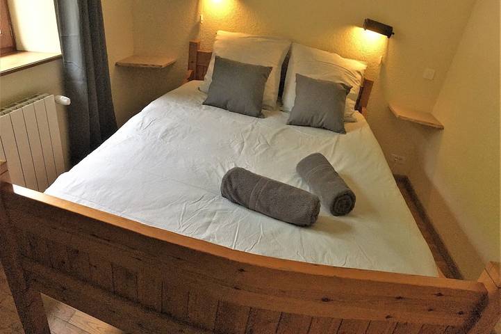 Gîte pour 6 personnes, avec jardin ainsi que piscine et terrasse à Lafarre - 2