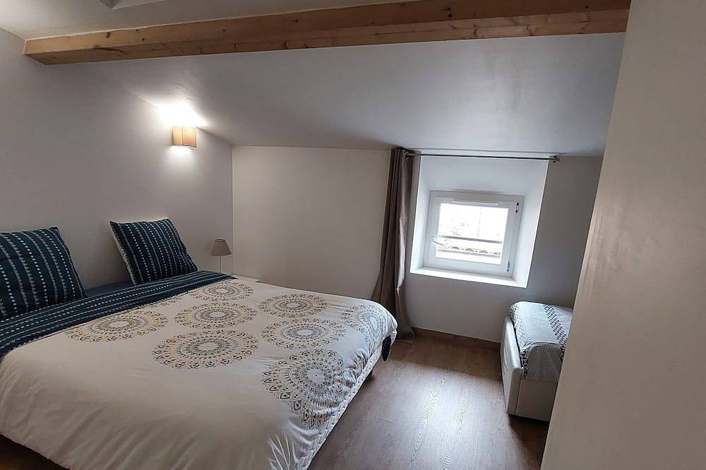 Entire apartment, Le Duplex Sigeannais in Sigean, Narbonne region
