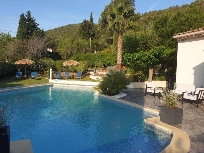 Location de vacances pour 2 personnes, avec piscine ainsi que jardin et terrasse à Cuers - 4