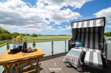 Ferienwohnung für 6 Personen, mit Ausblick und Garten in Westerdeichstrich