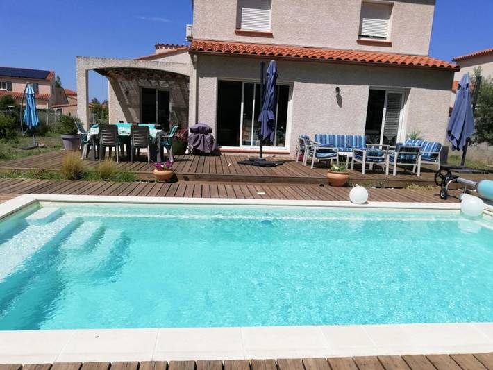 Chambre d’hôte pour 4 personnes, avec Terrasse et Jardin ainsi que Piscine et Vue