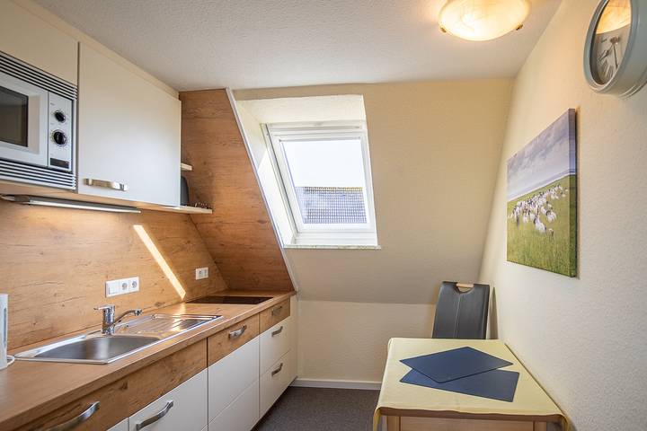 Ferienhaus für 2 Personen, mit Terrasse und Garten, kinderfreundlich in Neuharlingersiel - 4