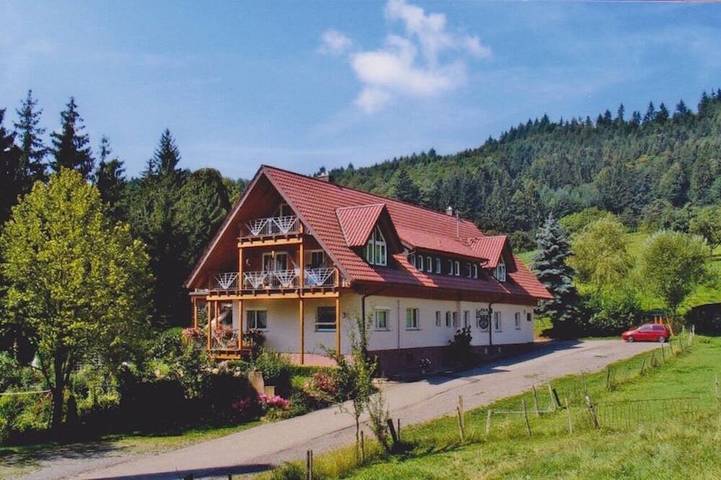 Ferienwohnung für 3 Personen, mit Garten und Balkon
