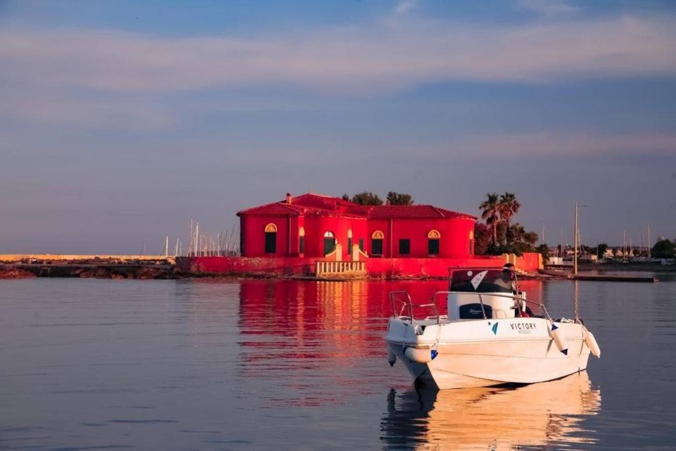 Room 111 "Le Saline Rooms Marzamemi" with Wi-Fi and Air Conditioning in Marzamemi, Pachino