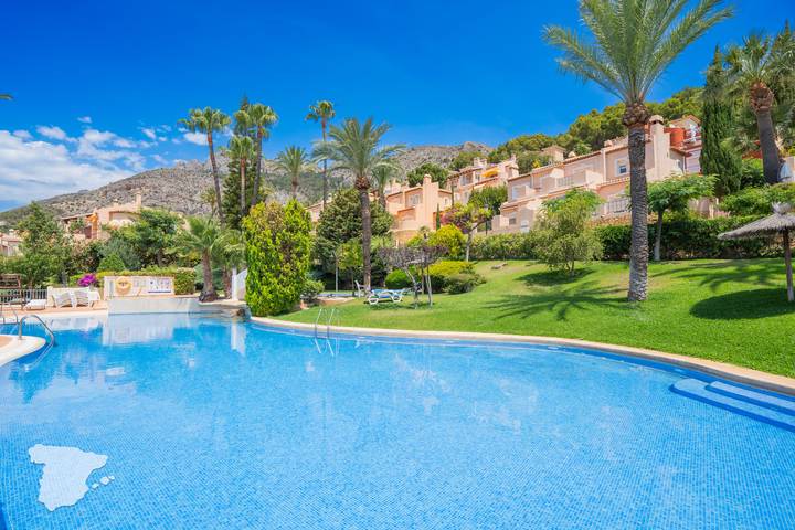 Vakantiehuis voor 6 personen, with Uitzicht op zee and Balkon as well as Terras and Kinderzwembad in Altea