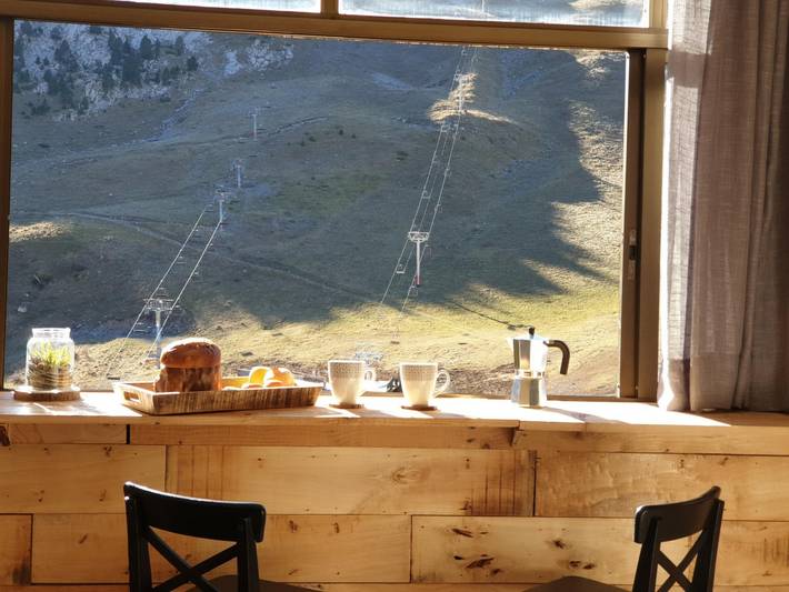 Ganze Wohnung, Schöne Wohnung mit privater Garage direkt an der Piste in Candanchú, Aisa