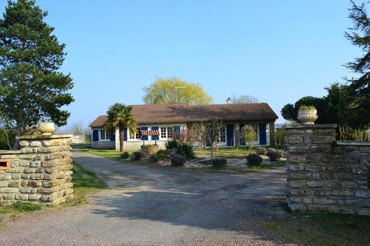Chambre d’hôte pour 5 personnes, avec terrasse ainsi que jardin et vue à Mouchamps