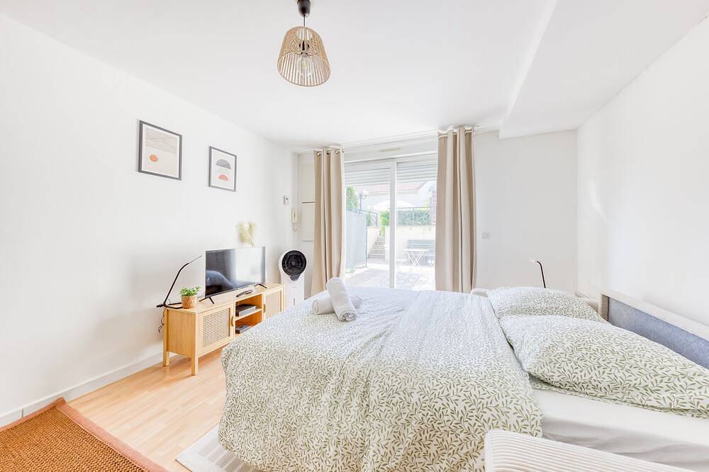 Apartamento entero, Cocon Urbain à deux pas de la défense - Terrace in Nanterre, Altos del Sena