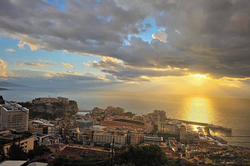 Country villa overlooking Monaco and the sea in Cap-d'Ail, Nice region