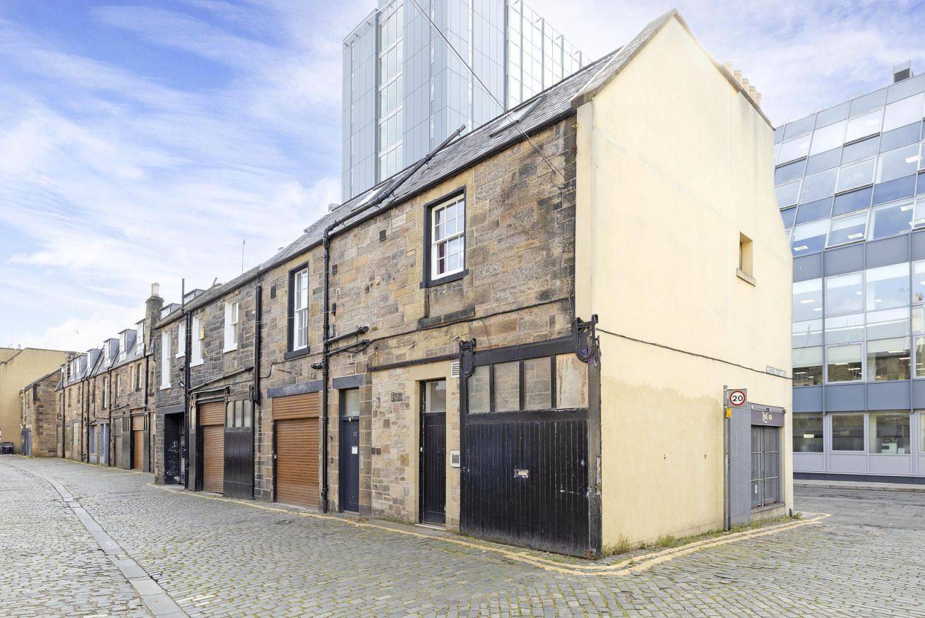 Entire apartment, Splendid Flat near Edinburgh Castle in Edinburgh, Edinburgh and Lothian