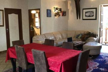 Gîte pour 8 personnes à Saint-Setiers