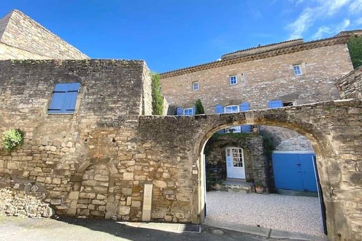 Gîte pour 8 personnes, avec balcon à Saint-Maurice-de-Cazevieille