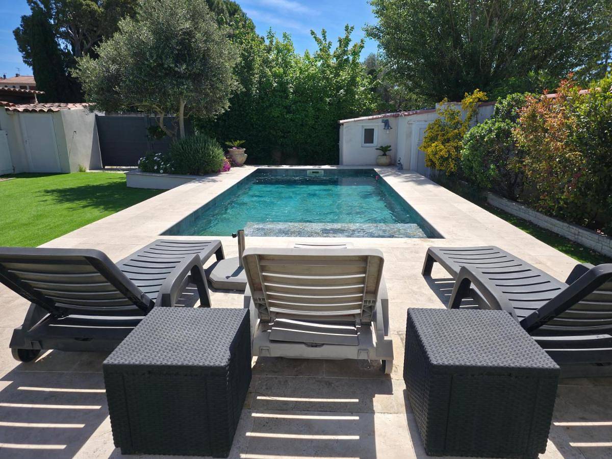 Superbe Villa "Lisena" au calme en centre-ville - plages à 15 min - cadre idéal in Marignane, Côte méditerranéenne (France)