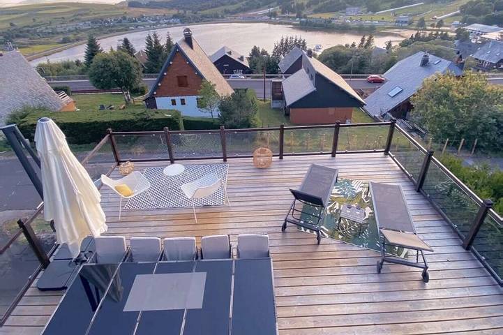 Chalet pour 10 personnes, avec Balcon et Jacuzzi ainsi que Jardin et Sauna dans Super Besse