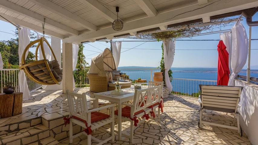 Ferienhaus für 5 Personen, mit Whirlpool und Terrasse in Dramalj