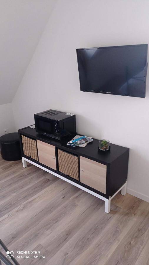 Double Room with Private Bathroom in Bordeaux-Saint-Clair, Région du Havre