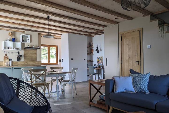 Gîte pour 6 personnes, avec terrasse et jardin dans Quincieu
