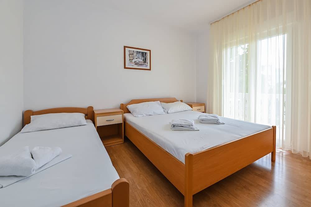 Apartamento entero, Apartamento estándar para 6 con piscina en el centro de Novalja in Novalja, Pag