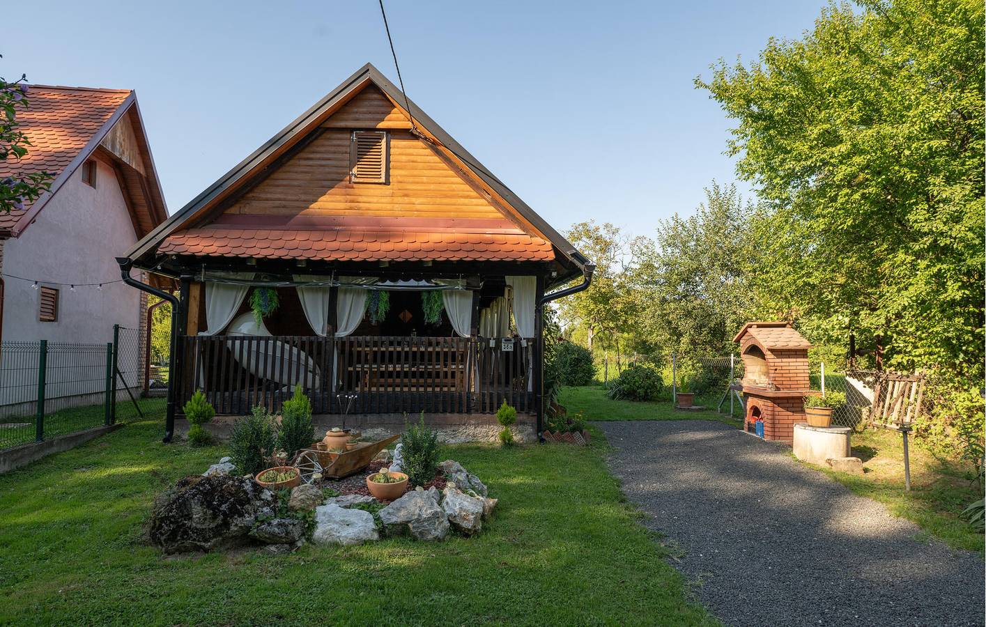 Charmantes Apartment mit WLAN und Grill, nur wenige Schritte vom Fluss Kupa entfernt! in Sisak-Moslavina