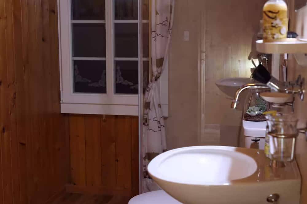 Appartamento intero, Cosy Vintage Apartment next to the horse stable in Schwendi b. Grindelwald, Grindelwald
