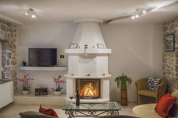 Villa for 8 Guests in Imotski, Dalmatia, Picture 4