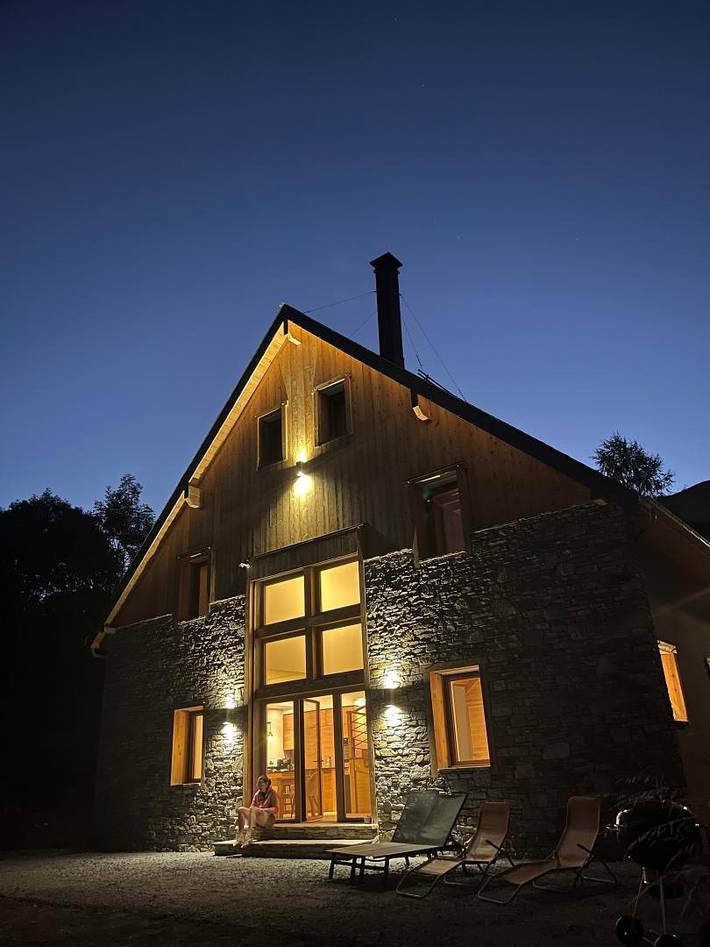 Gîte pour 12 personnes, avec jardin