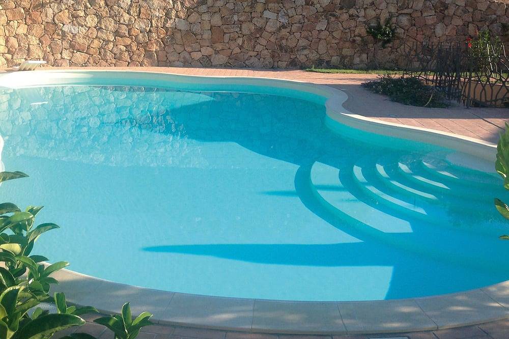 Villa Lisa ampia piscina privata in area marina protetta di Tavolara in Porto Taverna, Loiri Porto San Paolo