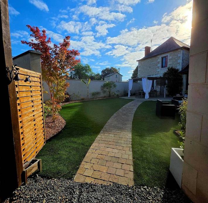 Gîte pour 2 personnes, avec Terrasse et Jardin à Crouzilles