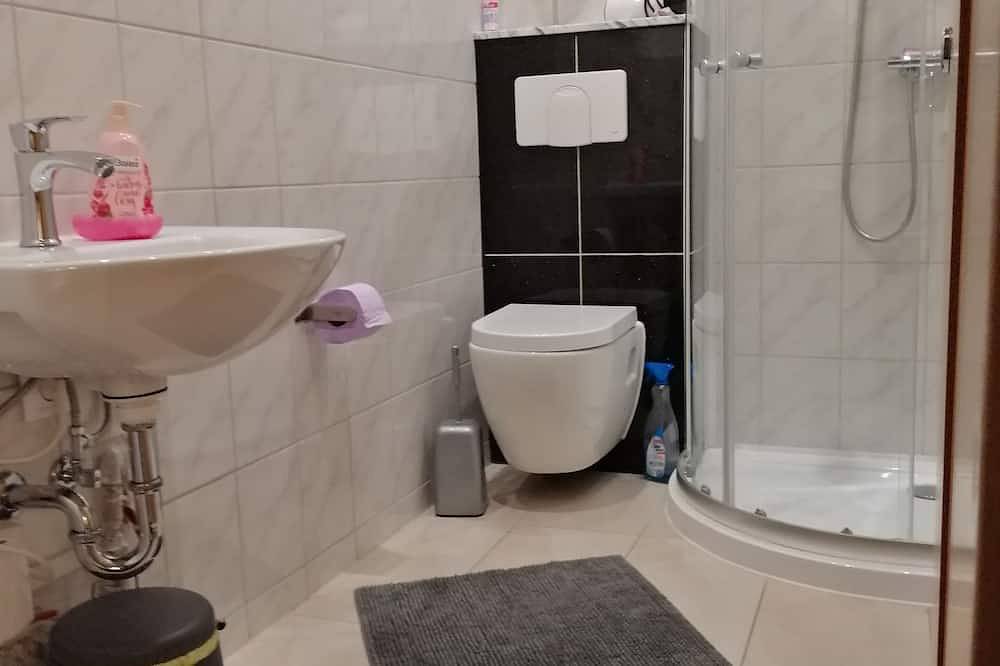 Ganze Wohnung, Freistehendes Ferienhaus, Ferienwohnung 2 / für 2-4 Personen, W- Lan frei in Mehren, Vulkaneifel