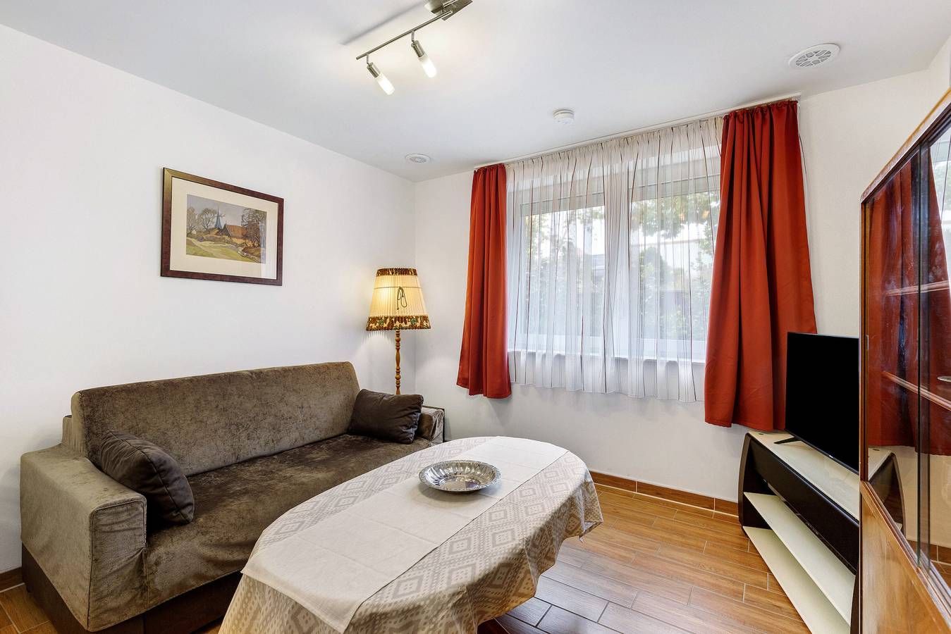 Ganze Wohnung, Ferienwohnung 'Julia's Ferienwohnung' mit privater Terrasse, privatem Garten und Wlan in Plötzin, Werder