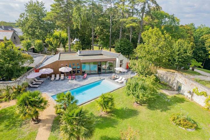 Location de vacances pour 2 personnes, avec Jacuzzi et Terrasse ainsi que Jardin et Piscine à Candes-Saint-Martin