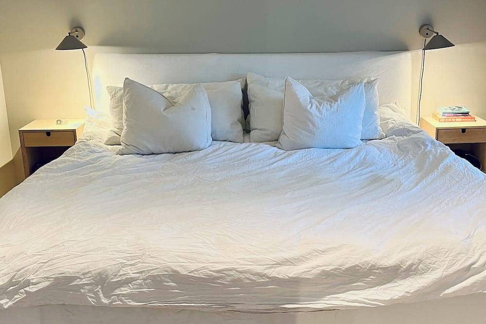 Modern 200sqm Home With 5 Bedrooms & all the Necessities for Family & Friends in Nacka, Stockholmer Schärengarten